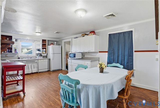 5526 Pole Green Rd, Mechanicsville, VA 23116