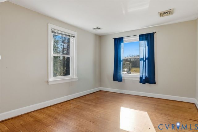 5526 Pole Green Rd, Mechanicsville, VA 23116