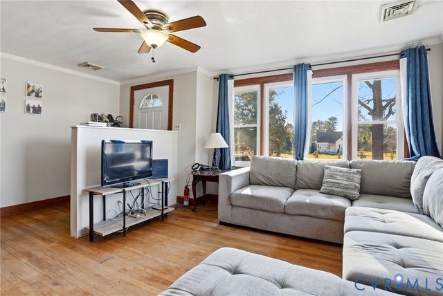 5526 Pole Green Rd, Mechanicsville, VA 23116