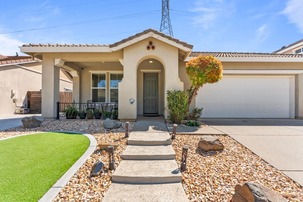 12384 Pawcatuck Way, Rancho Cordova, CA 95742