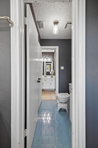 3811 Trappers Forest Drive, Houston, TX 77088