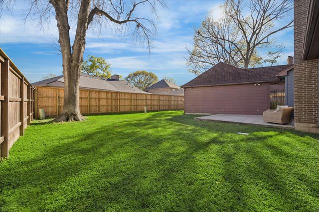 3811 Trappers Forest Drive, Houston, TX 77088