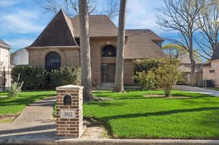 3811 Trappers Forest Drive, Houston, TX 77088