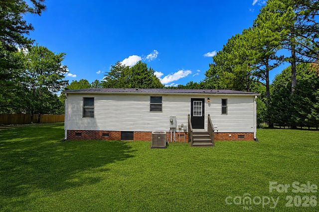 913 Grace Drive, Stanley, NC 28164