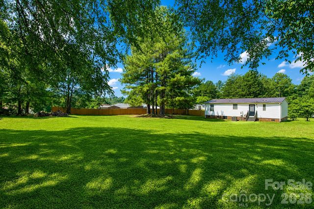 913 Grace Drive, Stanley, NC 28164