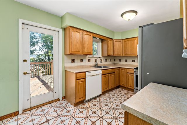 526 State Route 885, Jefferson Hills, PA 15025