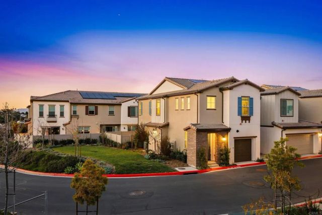 1700 Laurelwood Way, Oceanside, CA 92056