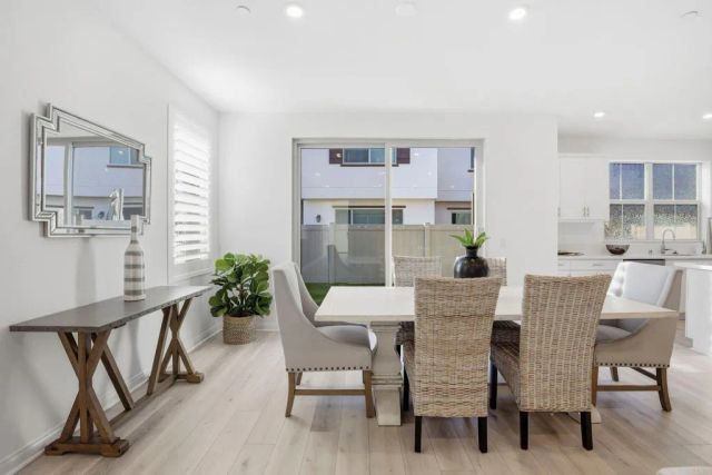 1700 Laurelwood Way, Oceanside, CA 92056