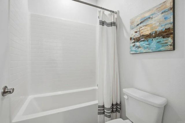 1700 Laurelwood Way, Oceanside, CA 92056