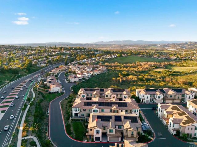 1700 Laurelwood Way, Oceanside, CA 92056