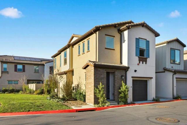 1700 Laurelwood Way, Oceanside, CA 92056