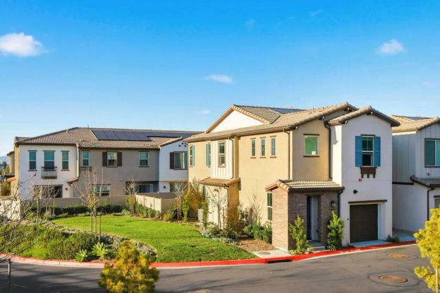 1700 Laurelwood Way, Oceanside, CA 92056