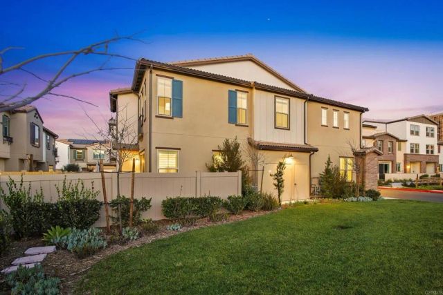 1700 Laurelwood Way, Oceanside, CA 92056