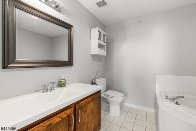 122 Rip Van Dam Ct, Montgomery Twp., NJ 08502