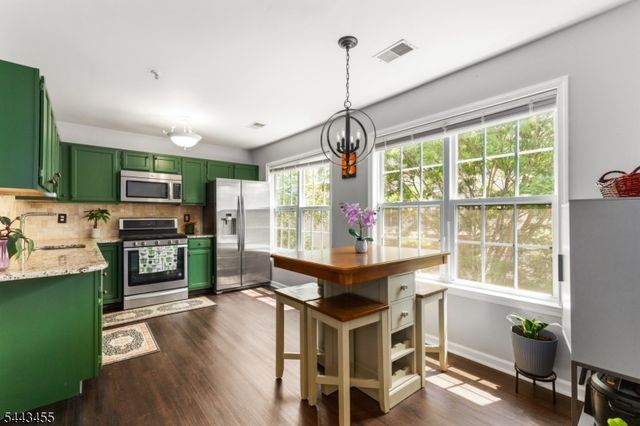 122 Rip Van Dam Ct, Montgomery Twp., NJ 08502