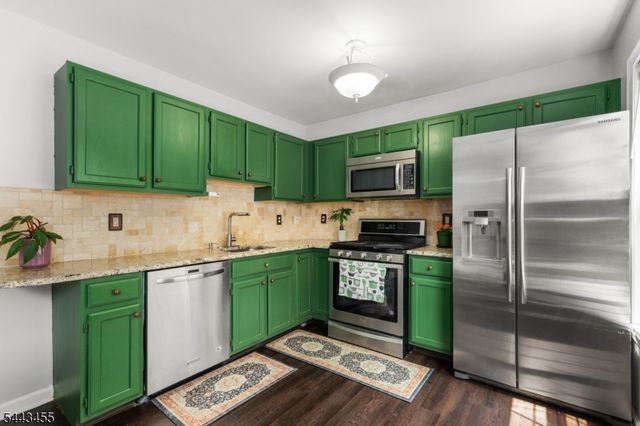 122 Rip Van Dam Ct, Montgomery Twp., NJ 08502