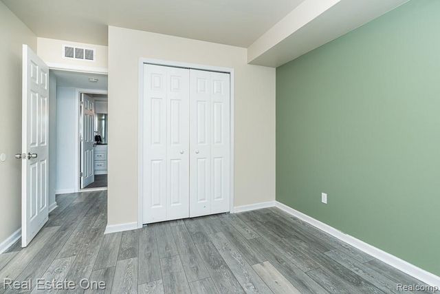 54795 Shelby Road 87, Utica, MI 48316