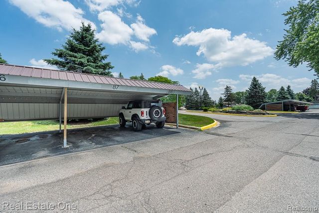 54795 Shelby Road 87, Utica, MI 48316