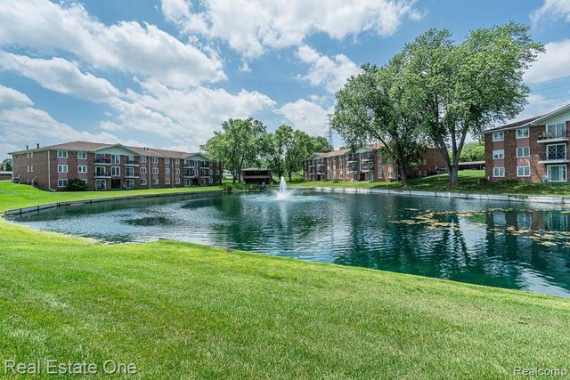54795 Shelby Road 87, Utica, MI 48316