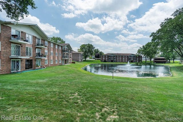 54795 Shelby Road 87, Utica, MI 48316