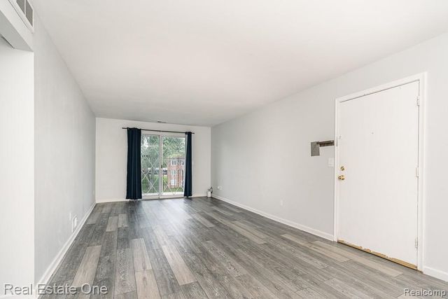 54795 Shelby Road 87, Utica, MI 48316