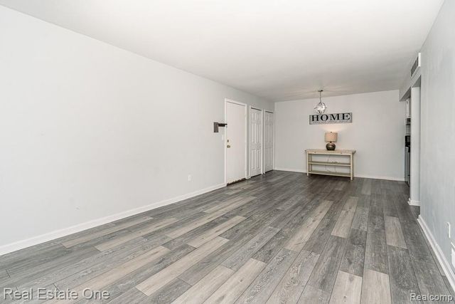 54795 Shelby Road 87, Utica, MI 48316