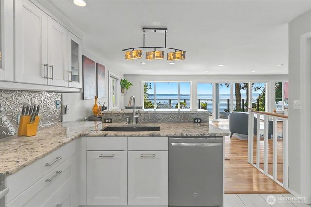 7324 Puget Beach Road NE, Olympia, WA 98516