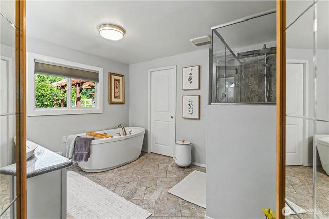 7324 Puget Beach Road NE, Olympia, WA 98516