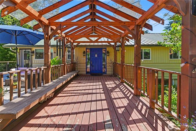 7324 Puget Beach Road NE, Olympia, WA 98516