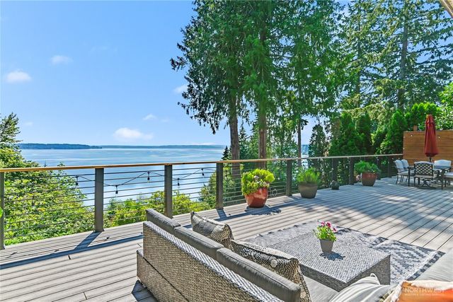 7324 Puget Beach Road NE, Olympia, WA 98516