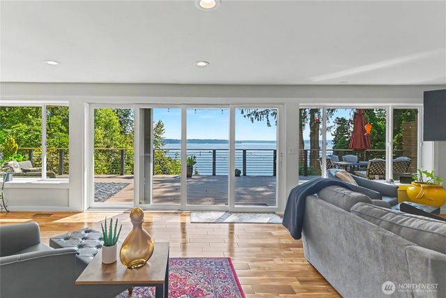 7324 Puget Beach Road NE, Olympia, WA 98516