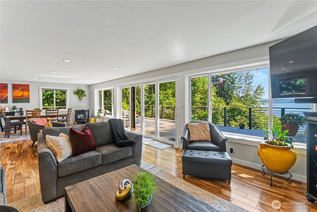 7324 Puget Beach Road NE, Olympia, WA 98516