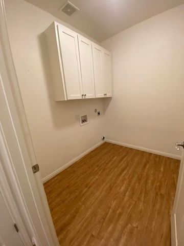 112 Palmo DR, Luling, TX 78648