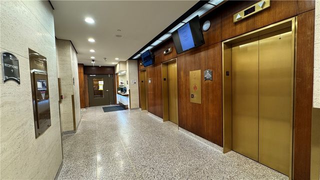 320 Fort Duquesne Blvd 19D, Downtown Pgh, PA 15222