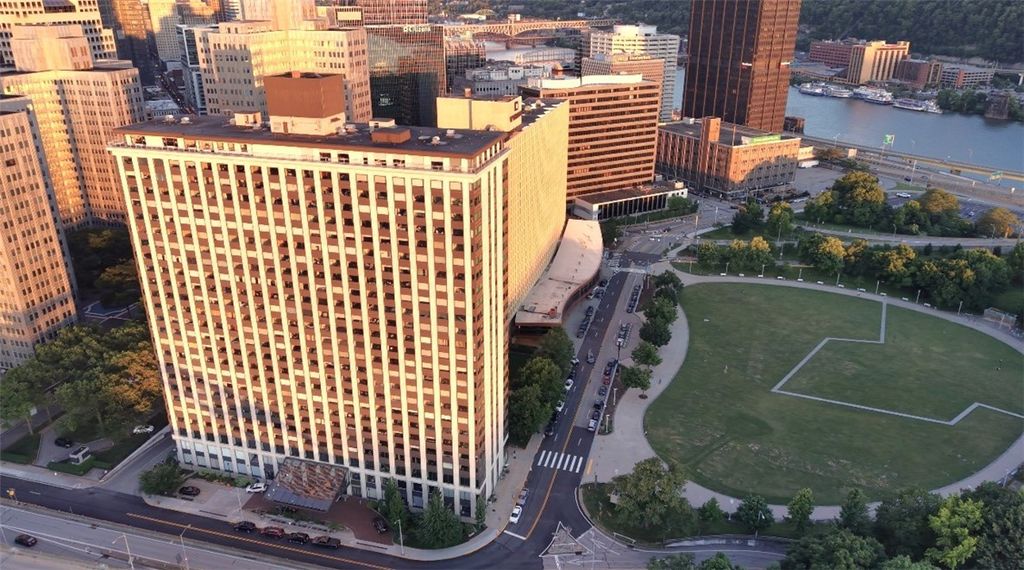 320 Fort Duquesne Blvd 19D, Downtown Pgh, PA 15222