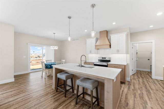 2913 Crystal Lake Dr., Salina, KS 67401