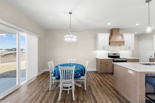 2913 Crystal Lake Dr., Salina, KS 67401