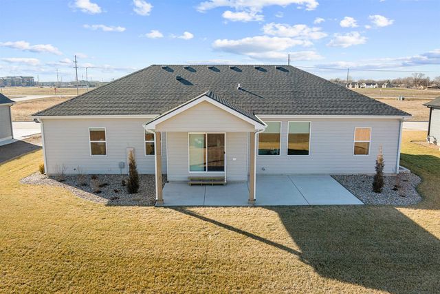 2913 Crystal Lake Dr., Salina, KS 67401