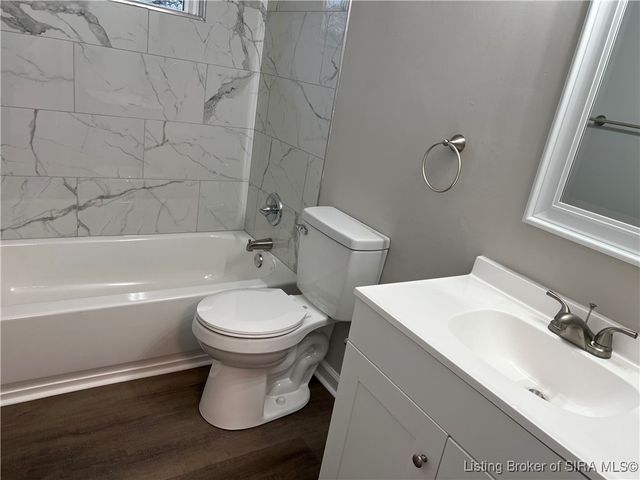 325 Hawthorne, Jeffersonville, IN 47130