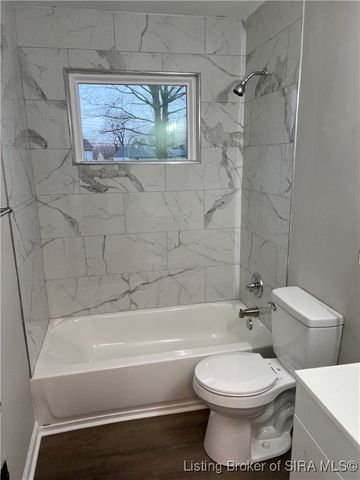 325 Hawthorne, Jeffersonville, IN 47130