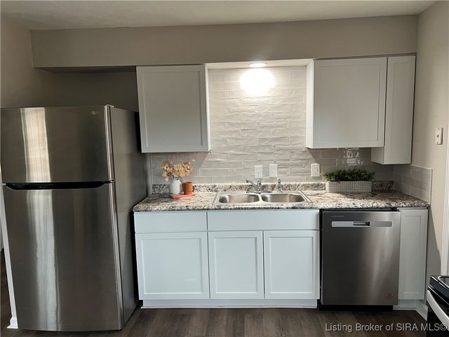 325 Hawthorne, Jeffersonville, IN 47130