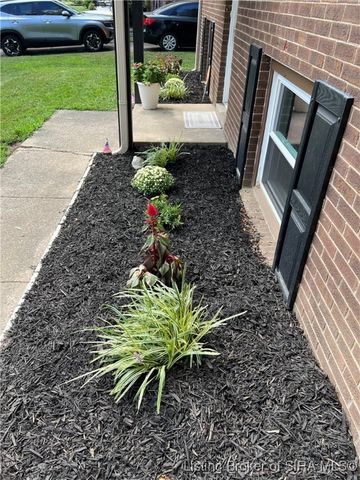 325 Hawthorne, Jeffersonville, IN 47130