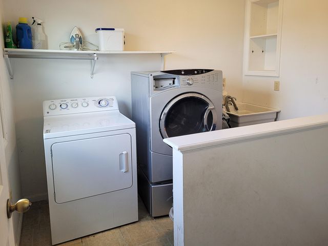 41 Meadow Wood Drive, Florence, KY 41042