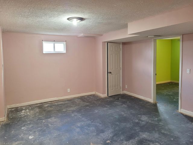 41 Meadow Wood Drive, Florence, KY 41042