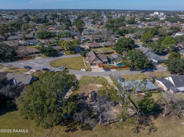 207 Bellridge Drive, Lafayette, LA 70506