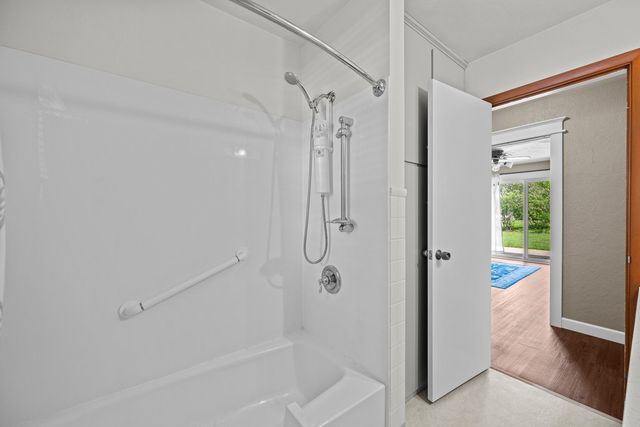 1104 3rd Street, De Witt, IA 52742