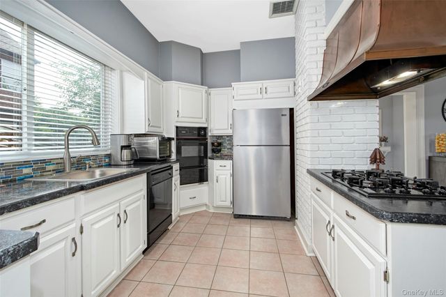 170 Trenchard Street, Yonkers, NY 10704