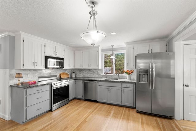 3 Exeter Way, Andover, MA 01810