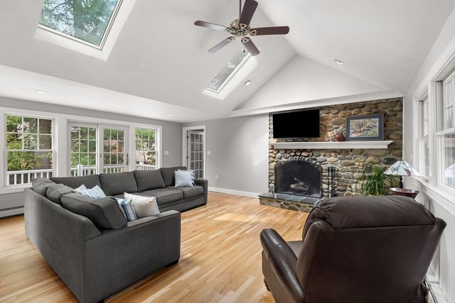 3 Exeter Way, Andover, MA 01810