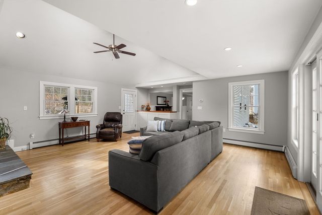 3 Exeter Way, Andover, MA 01810